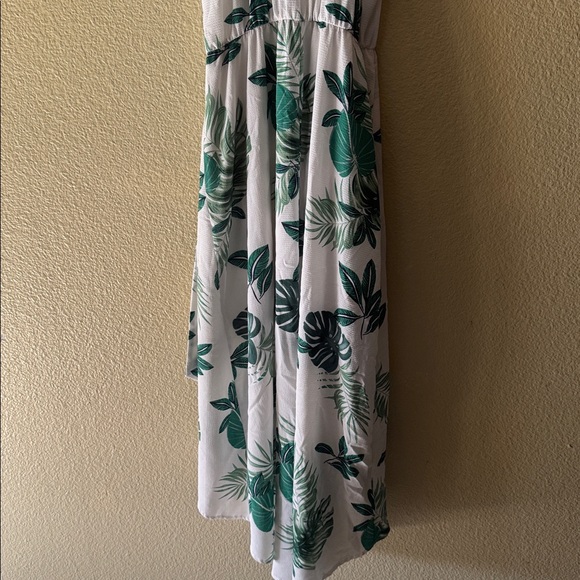 Elegant White and Green Leaf Print Maxi Dress - Picture 8 of 8